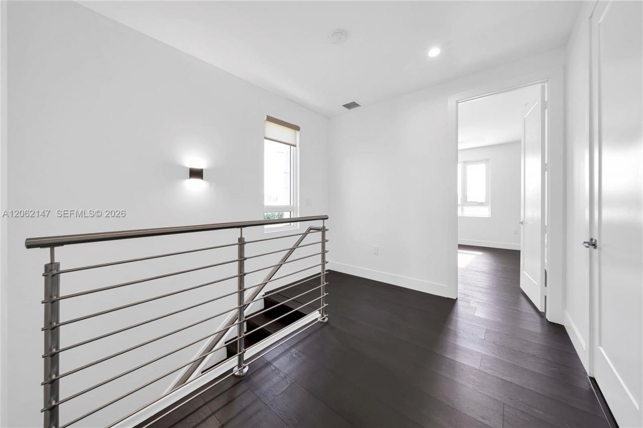 6310 NW 103rd Pl, Unit 201, Doral, FL 33178 Photo