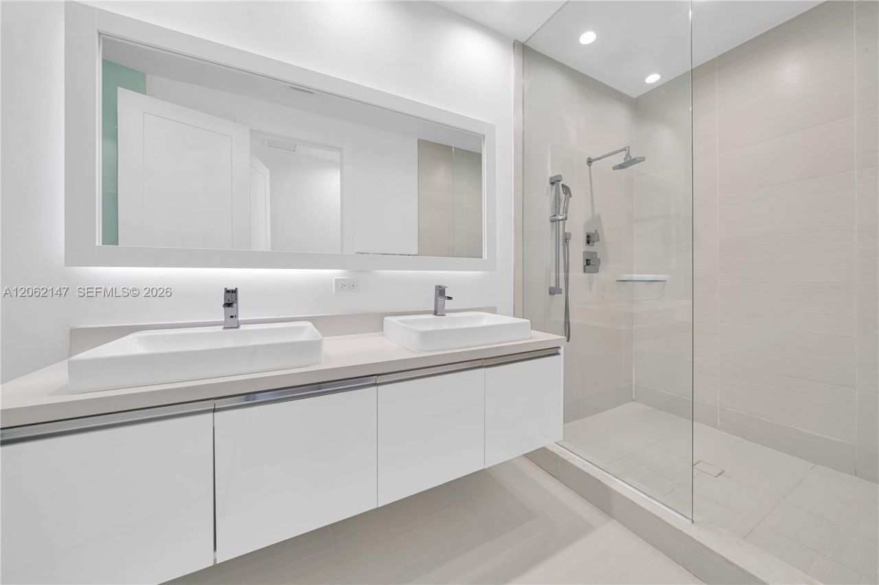 6310 NW 103rd Pl, Unit 201, Doral, FL 33178 Photo
