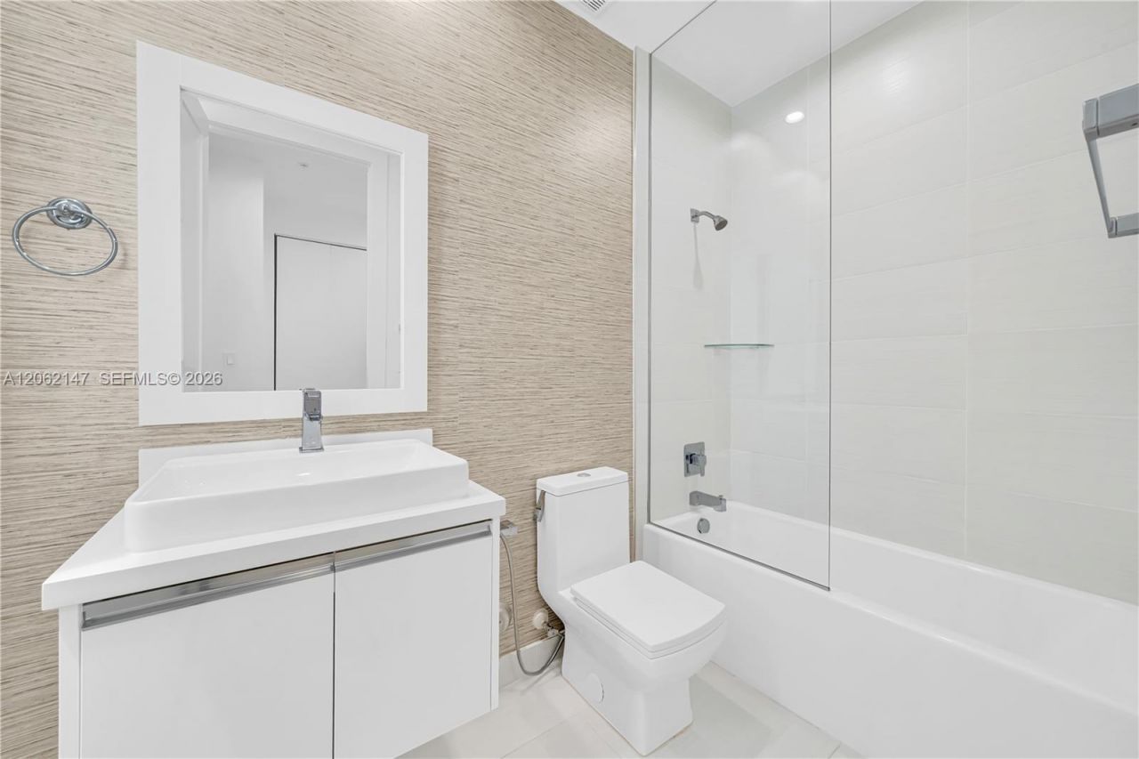 6310 NW 103rd Pl, Unit 201, Doral, FL 33178 Photo