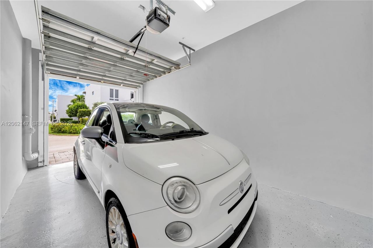 6310 NW 103rd Pl, Unit 201, Doral, FL 33178 Photo