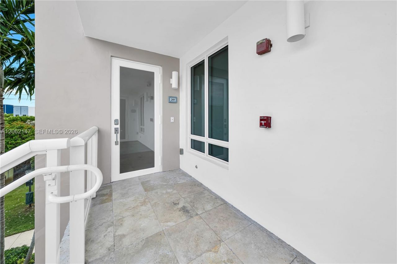 6310 NW 103rd Pl, Unit 201, Doral, FL 33178 Photo