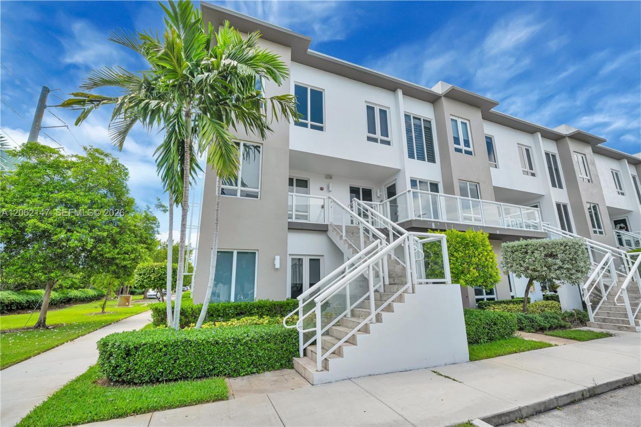 6310 NW 103rd Pl, Unit 201, Doral, FL 33178 Photo