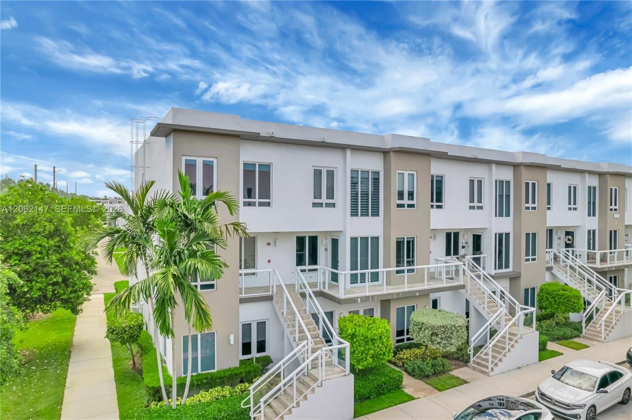 6310 NW 103rd Pl, Unit 201, Doral, FL 33178 Photo