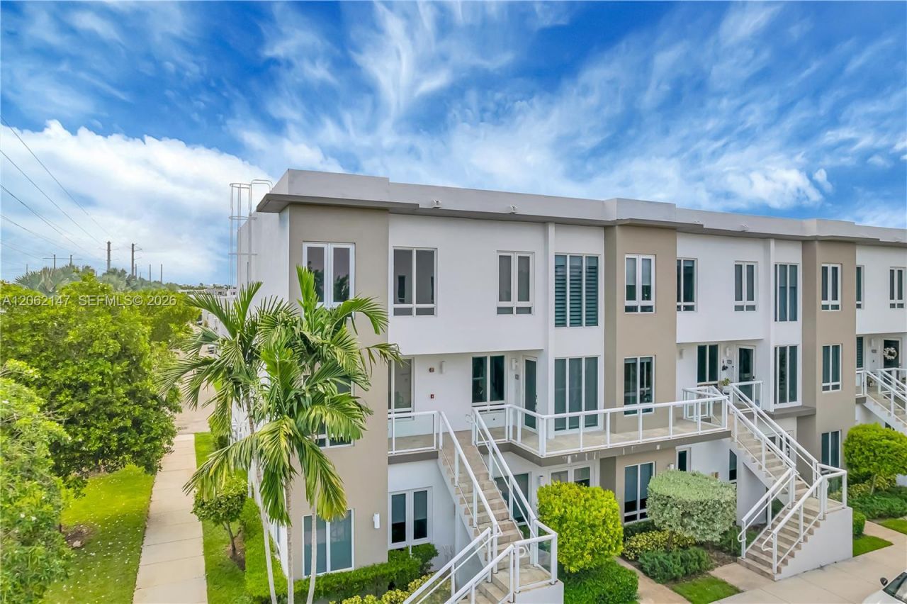 6310 NW 103rd Pl, Unit 201, Doral, FL 33178 Photo