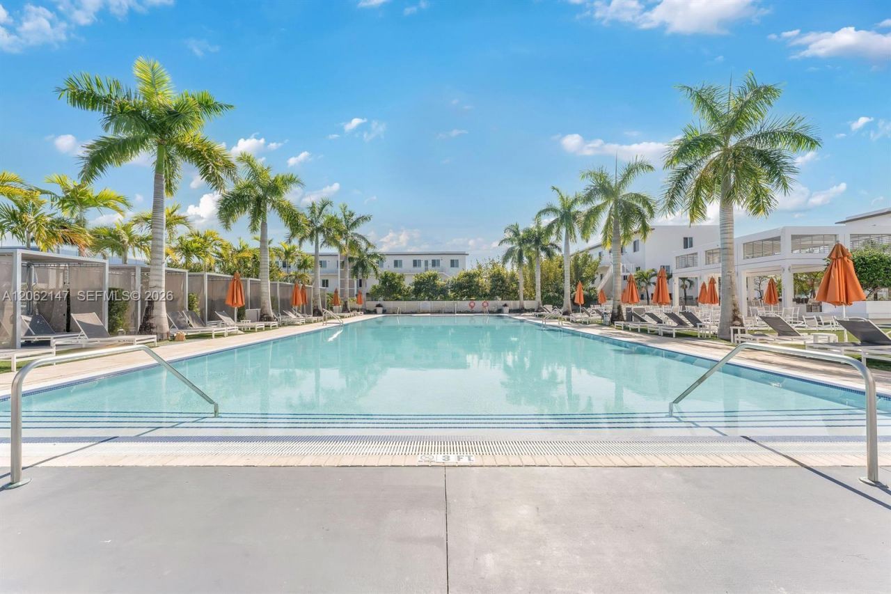 6310 NW 103rd Pl, Unit 201, Doral, FL 33178 Photo