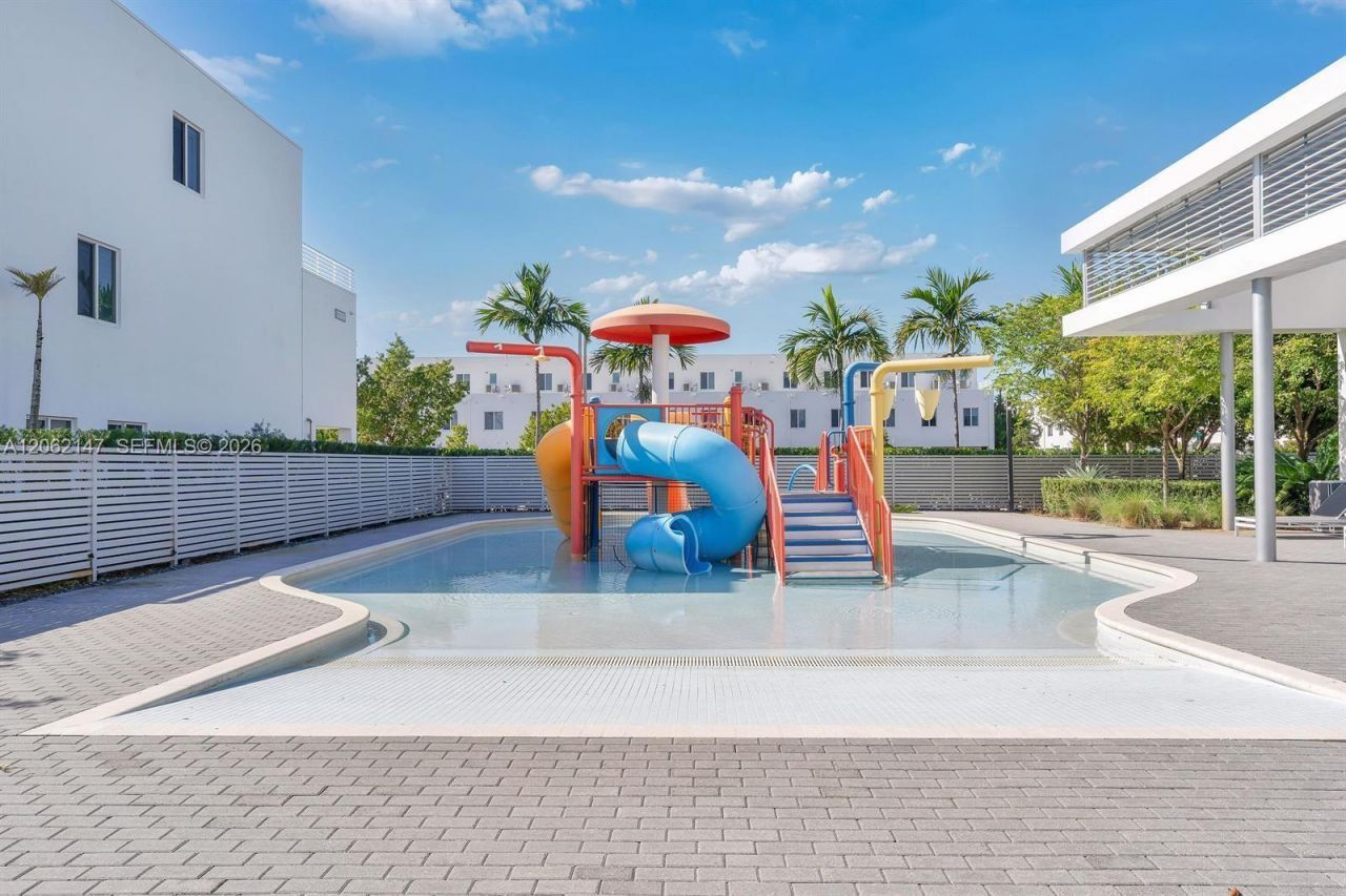 6310 NW 103rd Pl, Unit 201, Doral, FL 33178 Photo