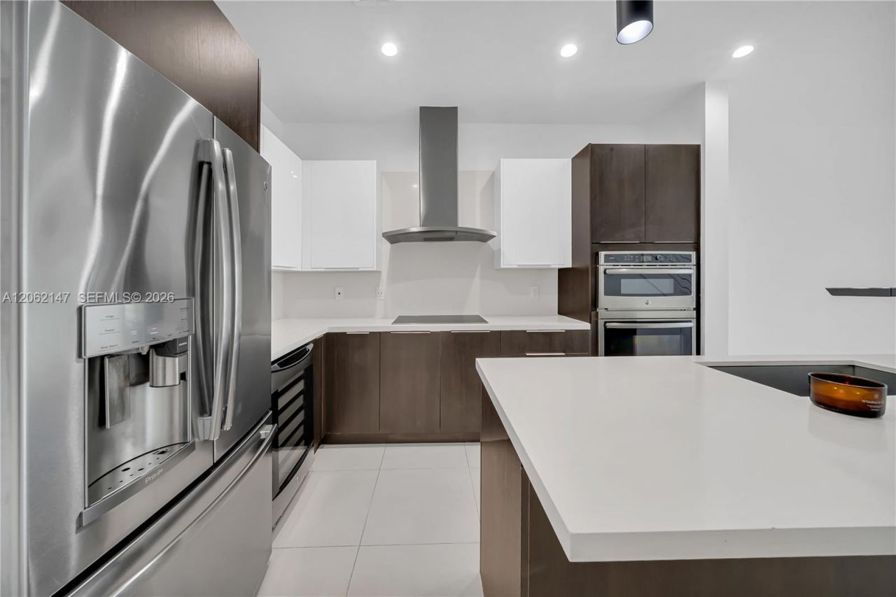 6310 NW 103rd Pl, Unit 201, Doral, FL 33178 Photo