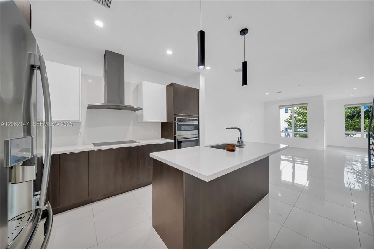 6310 NW 103rd Pl, Unit 201, Doral, FL 33178 Photo