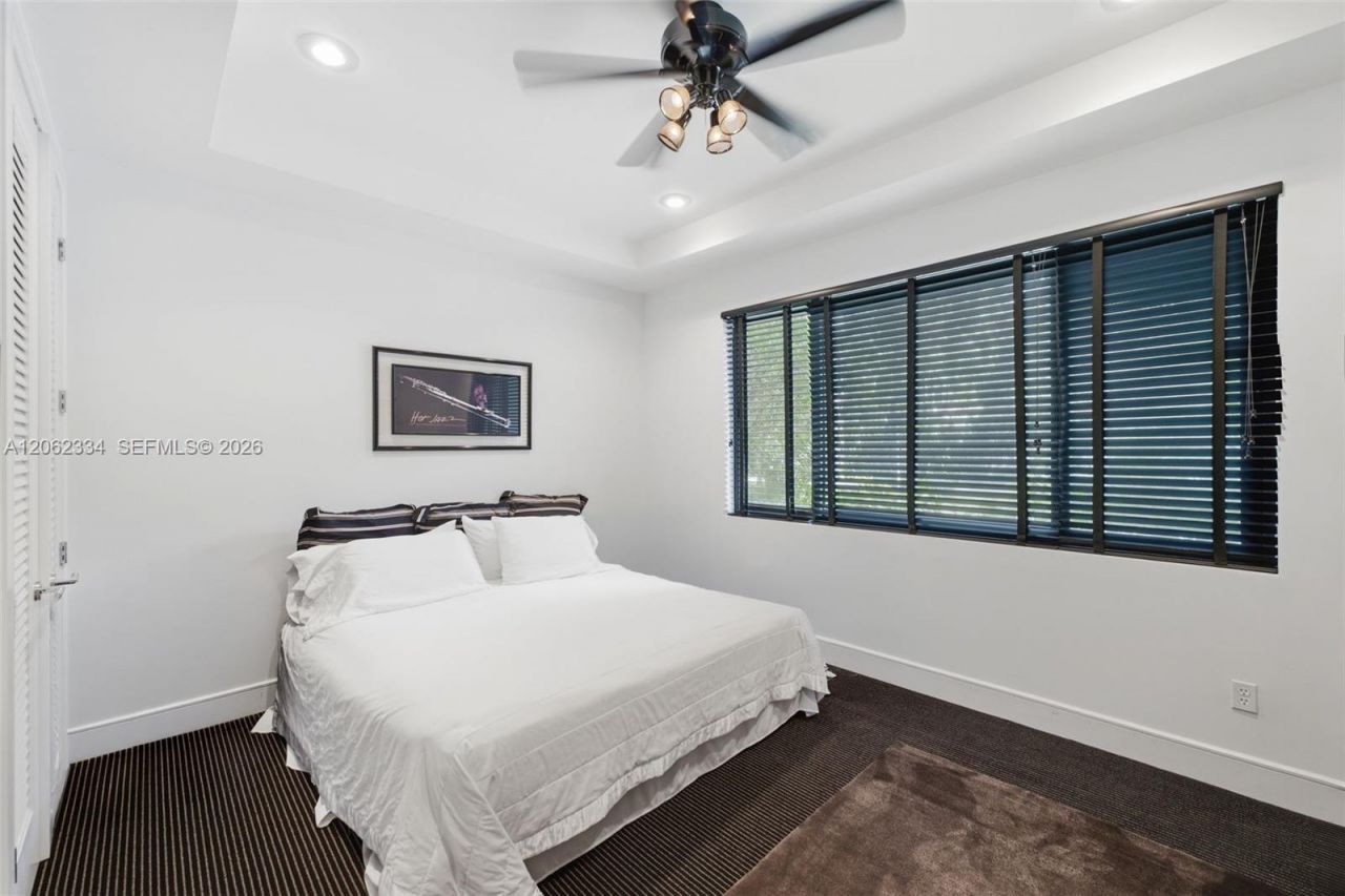 10708 Indian Trl, Cooper City, FL 33328 Photo