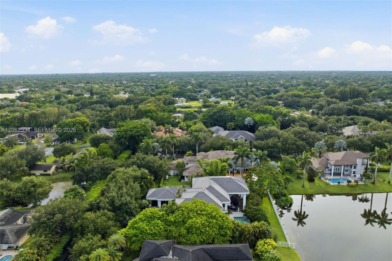10708 Indian Trl, Cooper City, FL 33328 Photo