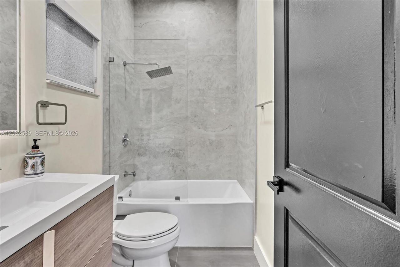 2521 Center Ave, Fort Lauderdale, FL 33305 Photo