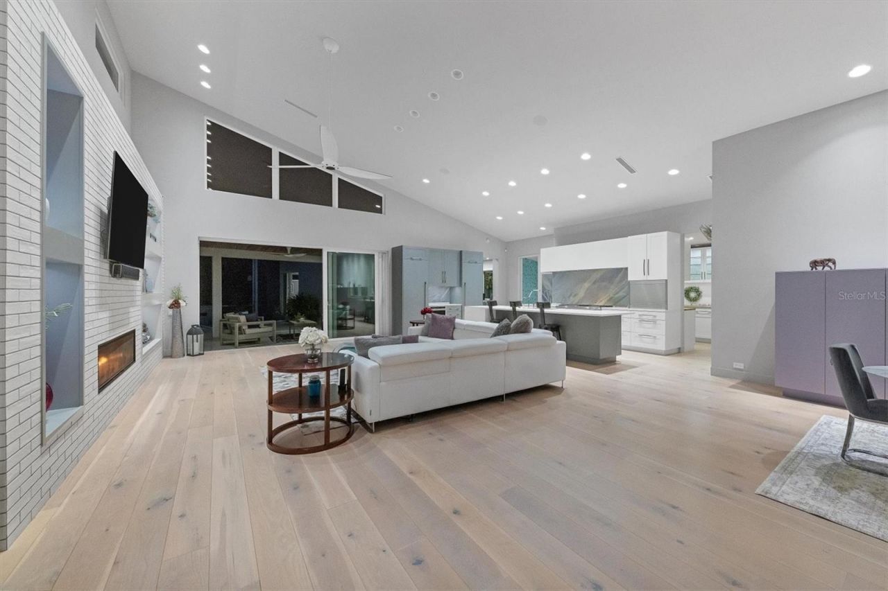 1556 Eastbrook Drive, Sarasota, FL 34231 Photo