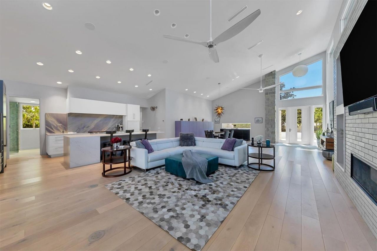 1556 Eastbrook Drive, Sarasota, FL 34231 Photo