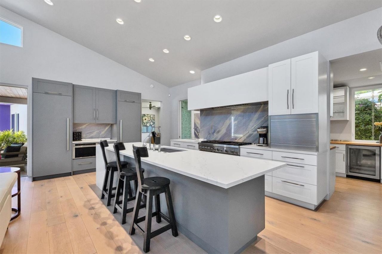 1556 Eastbrook Drive, Sarasota, FL 34231 Photo