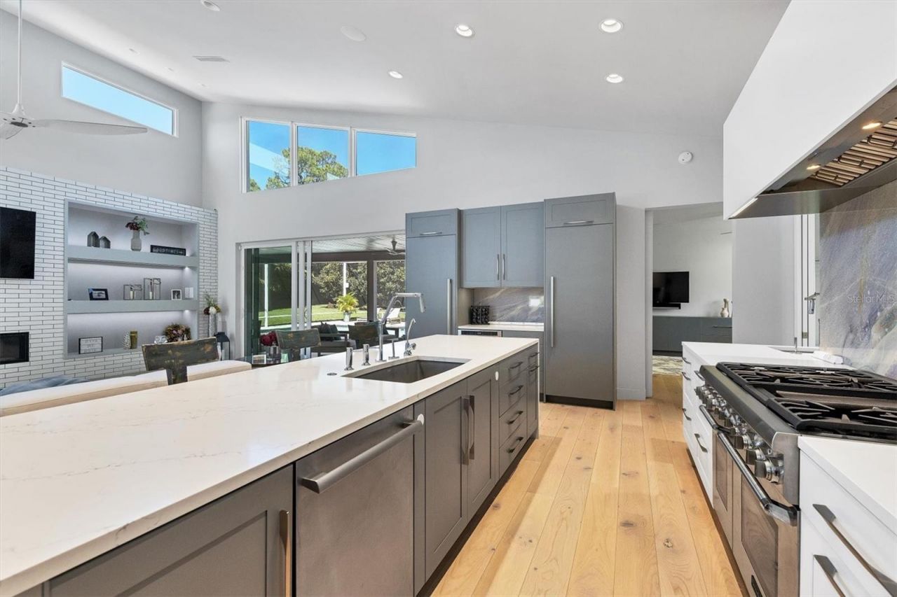 1556 Eastbrook Drive, Sarasota, FL 34231 Photo