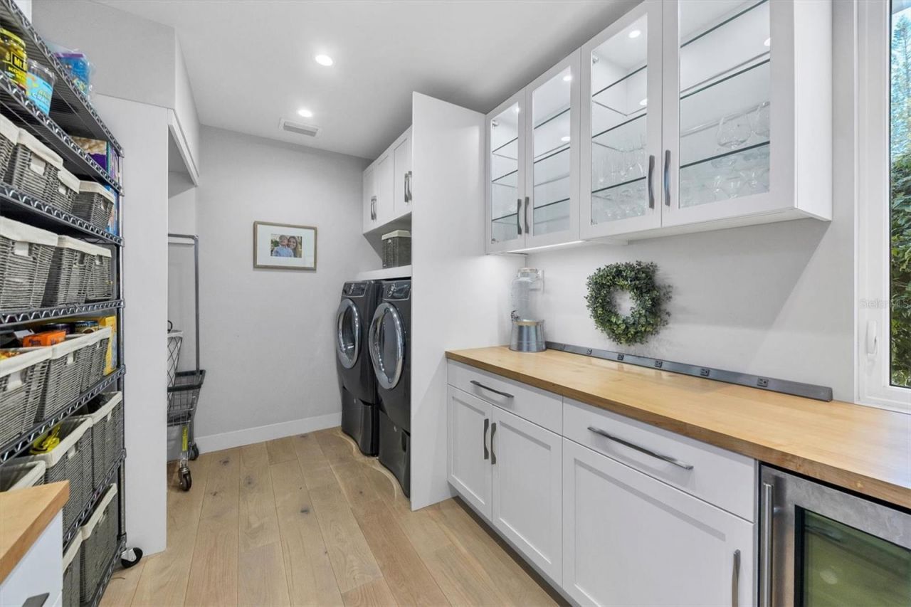 1556 Eastbrook Drive, Sarasota, FL 34231 Photo