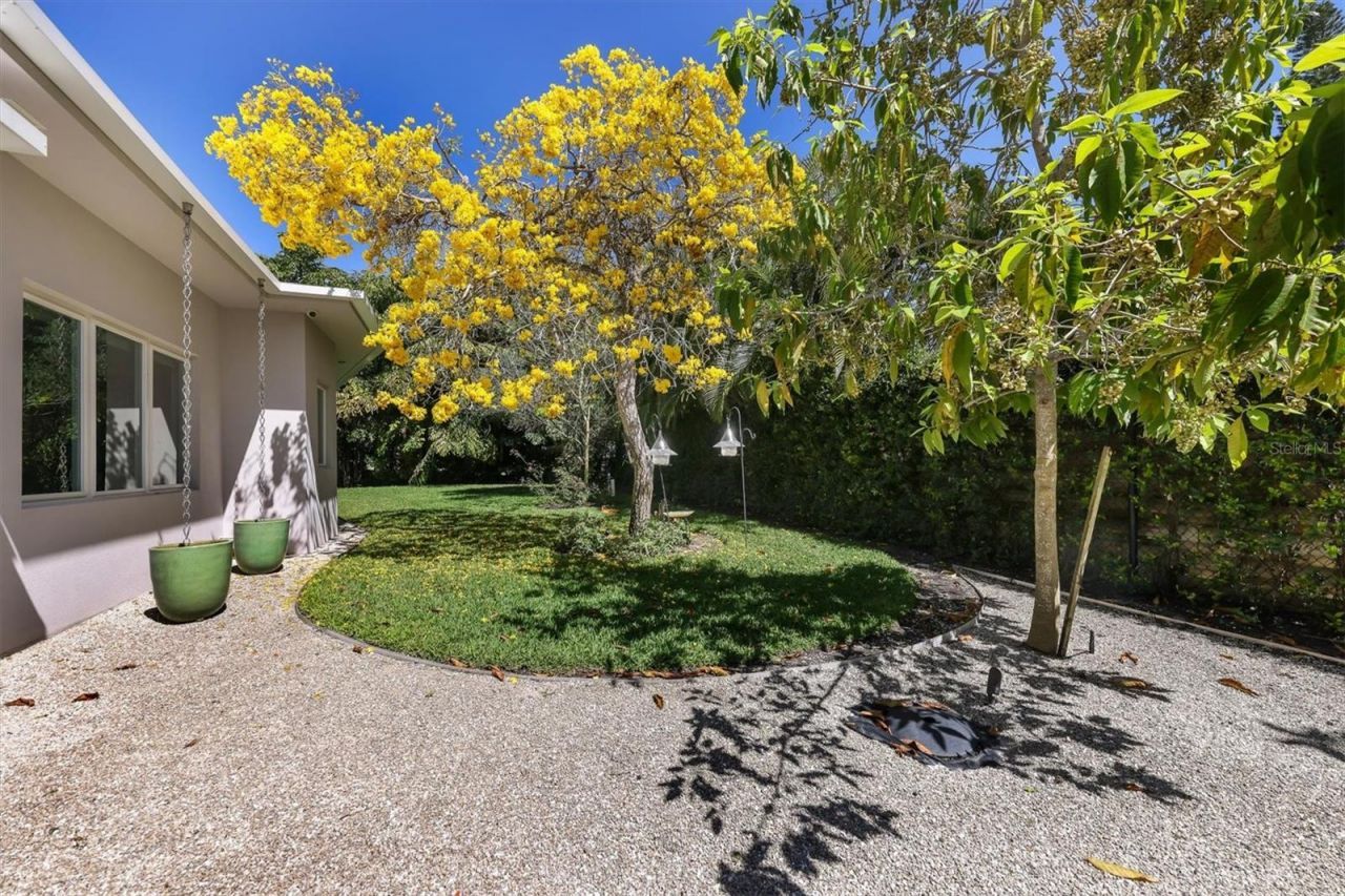1556 Eastbrook Drive, Sarasota, FL 34231 Photo