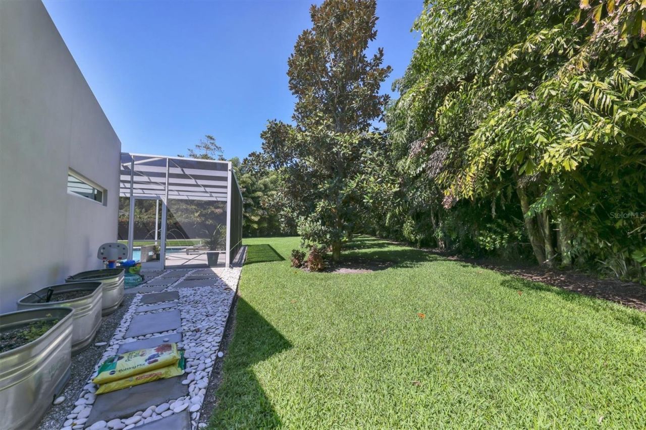 1556 Eastbrook Drive, Sarasota, FL 34231 Photo