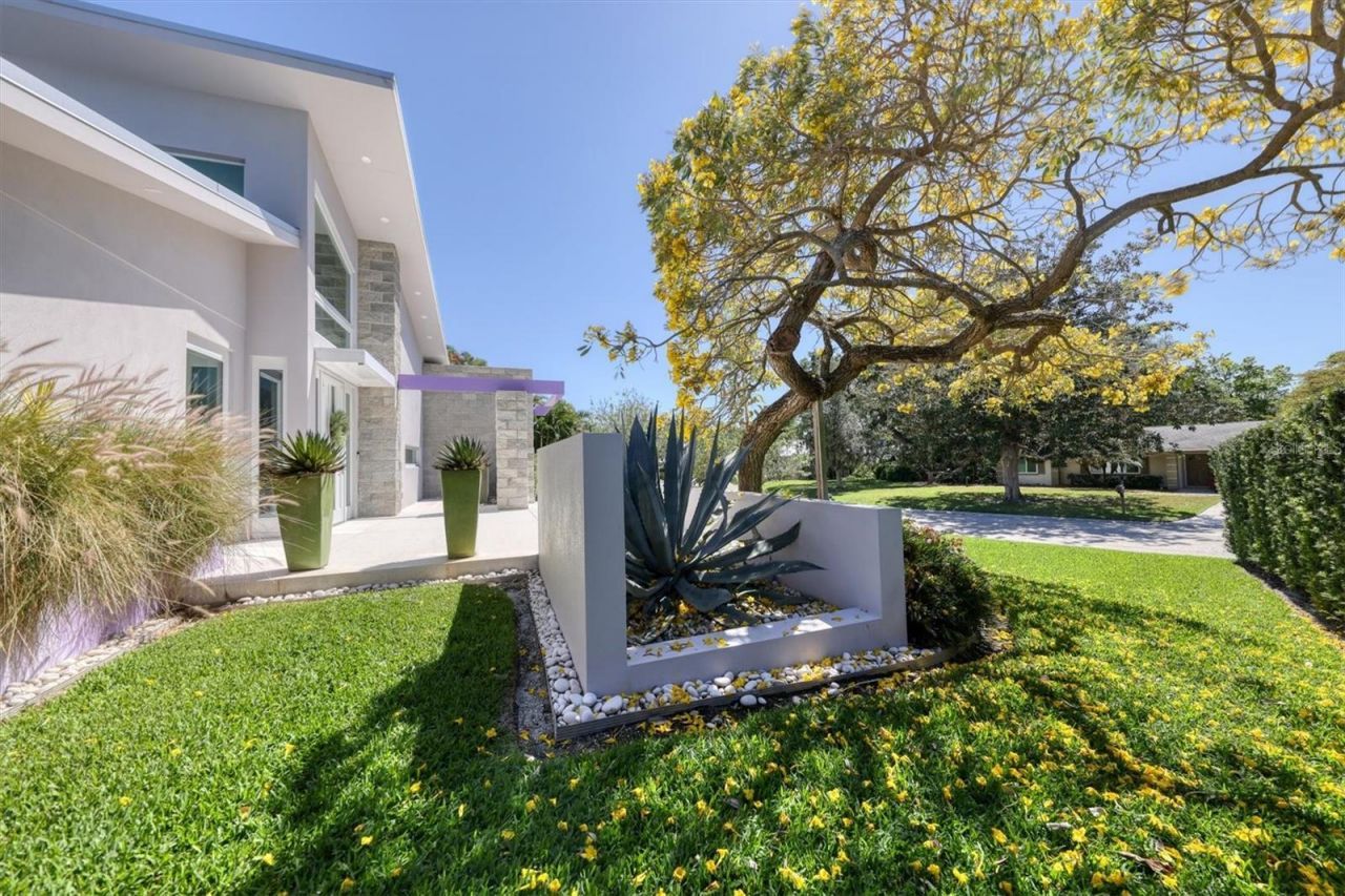 1556 Eastbrook Drive, Sarasota, FL 34231 Photo