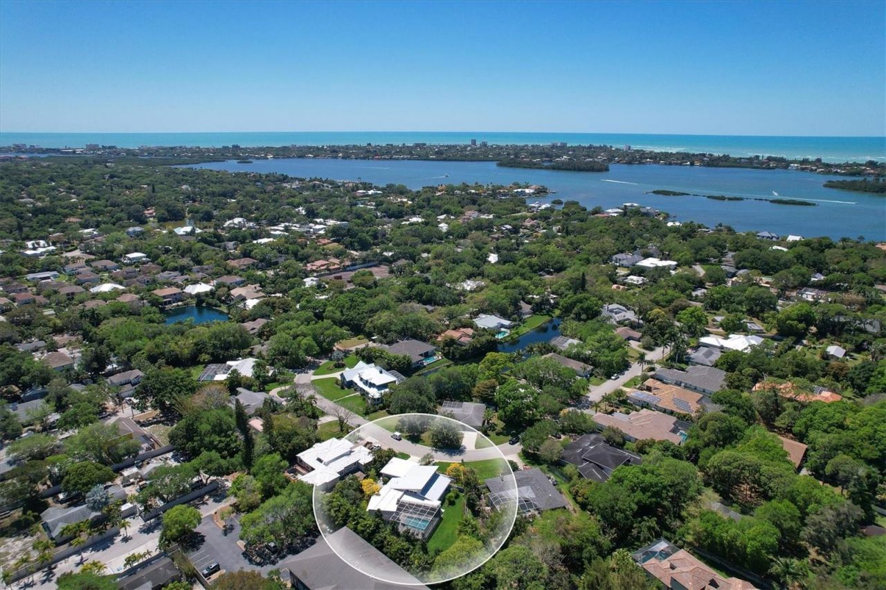 1556 Eastbrook Drive, Sarasota, FL 34231 Photo
