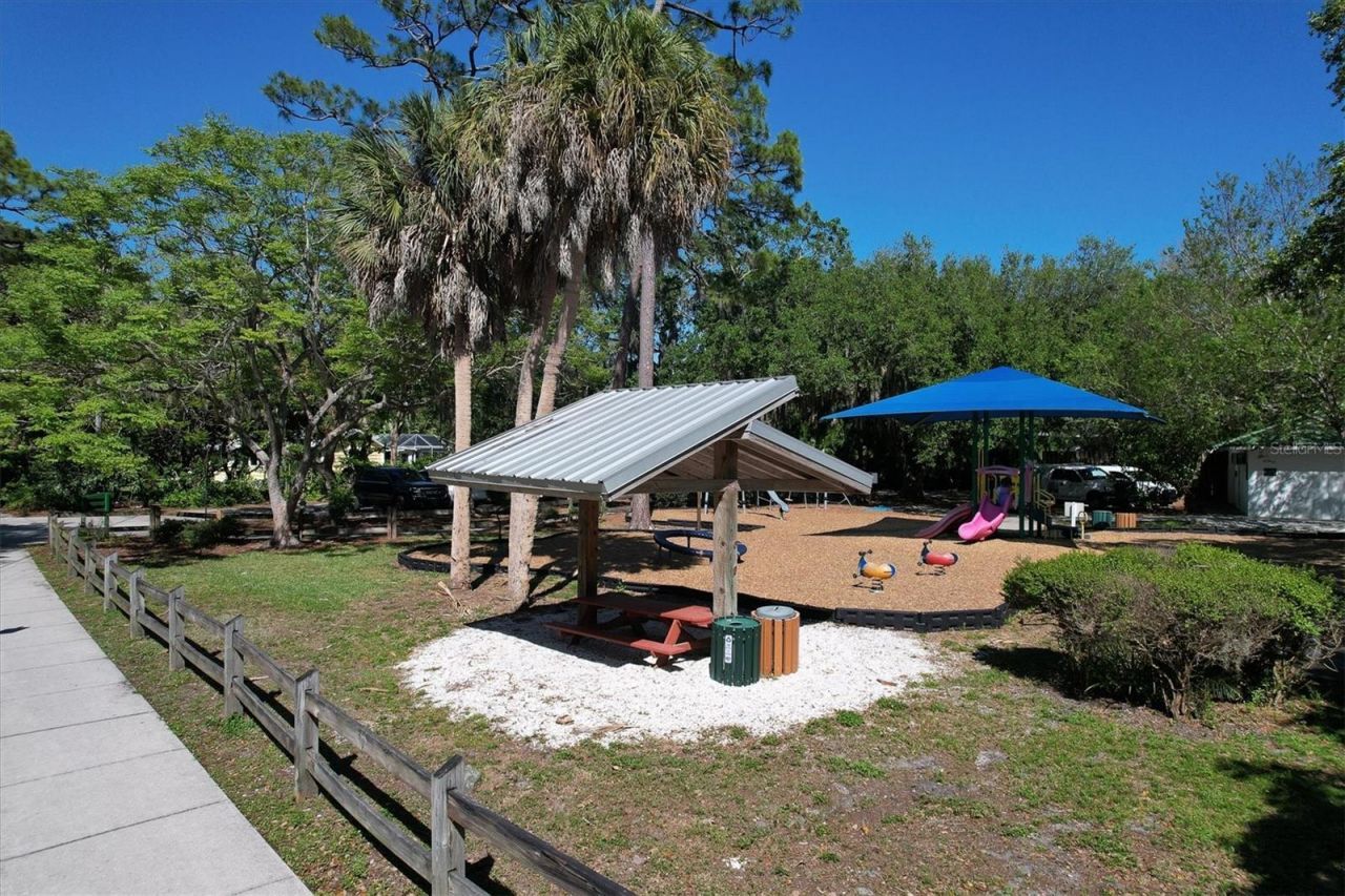 1556 Eastbrook Drive, Sarasota, FL 34231 Photo
