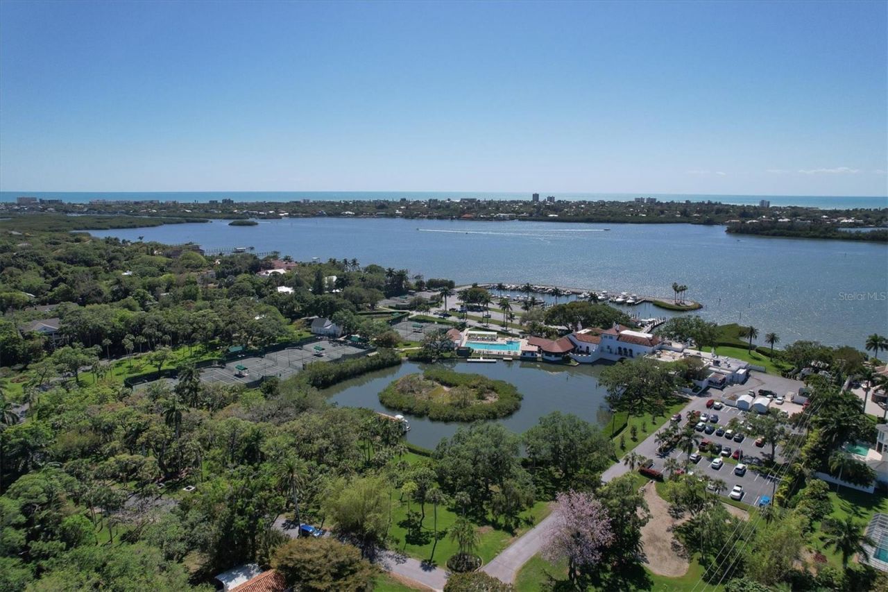 1556 Eastbrook Drive, Sarasota, FL 34231 Photo
