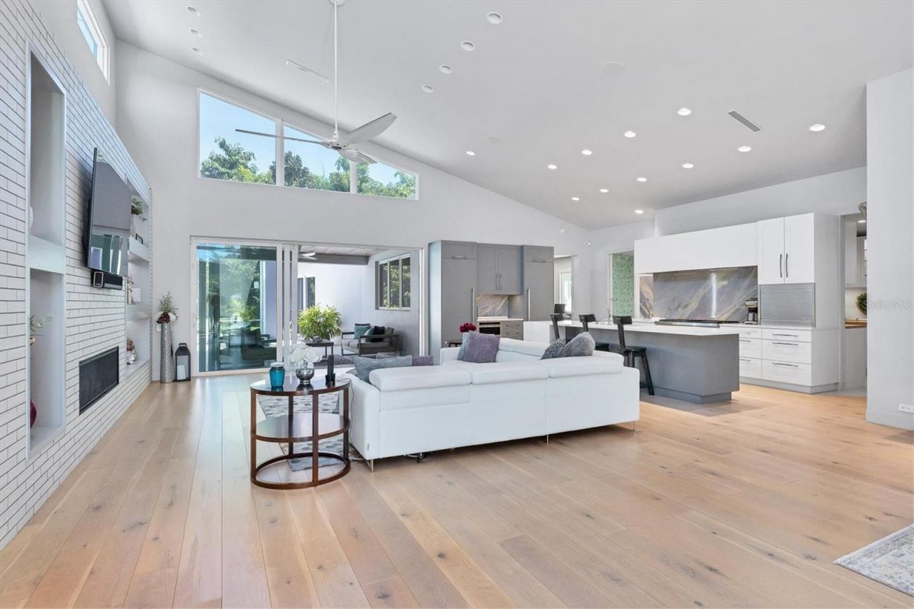 1556 Eastbrook Drive, Sarasota, FL 34231 Photo