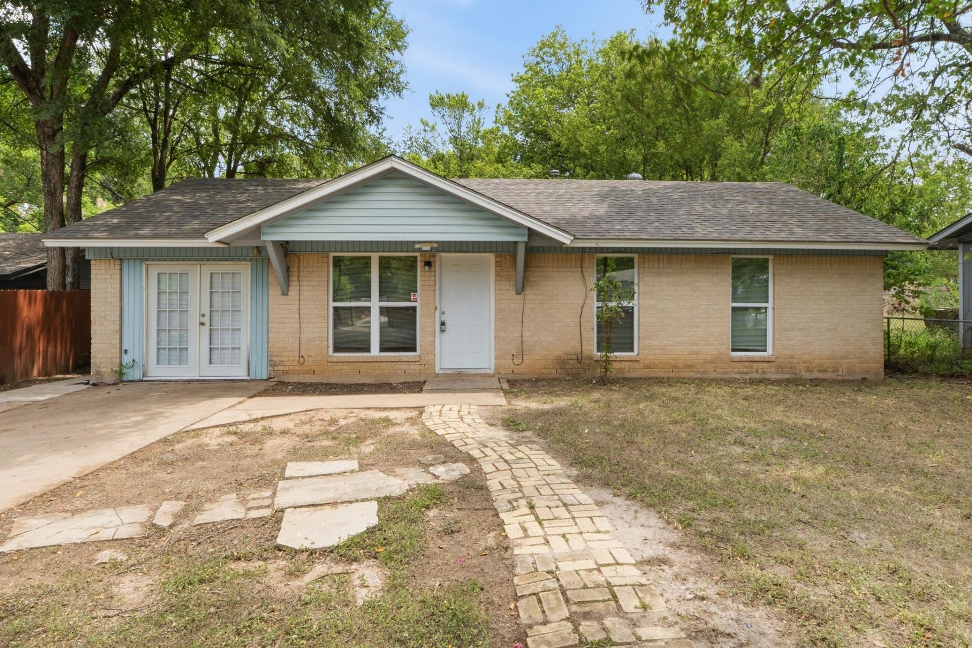 1107 Gardner Cv, Austin, TX 78721 Main Photo