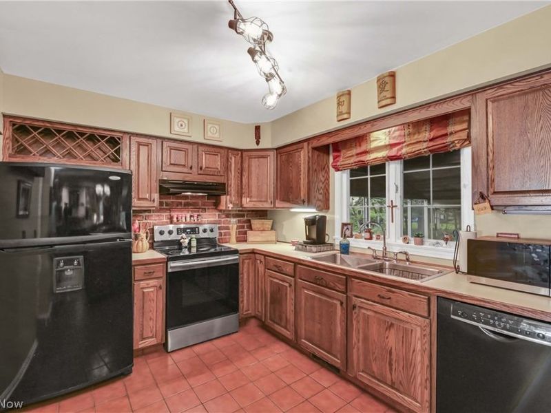 577 Debbington Drive, Bay Village, OH 44140 Photo 19