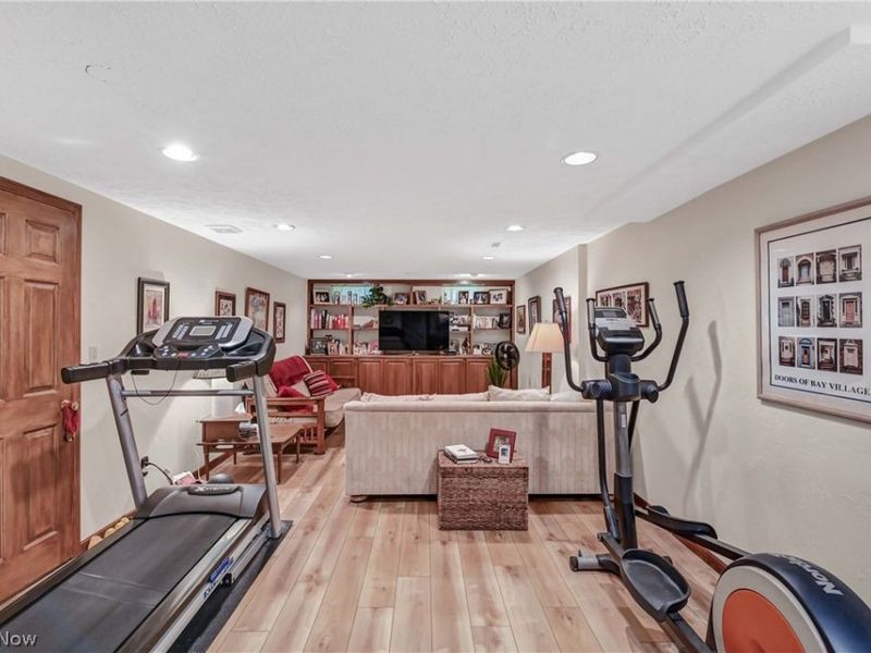 577 Debbington Drive, Bay Village, OH 44140 Photo 38