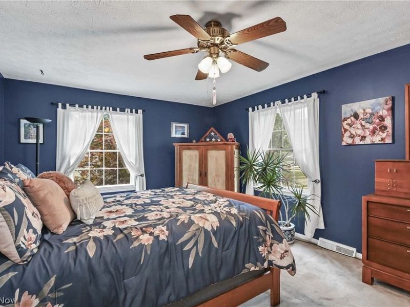 577 Debbington Drive, Bay Village, OH 44140 Photo 4