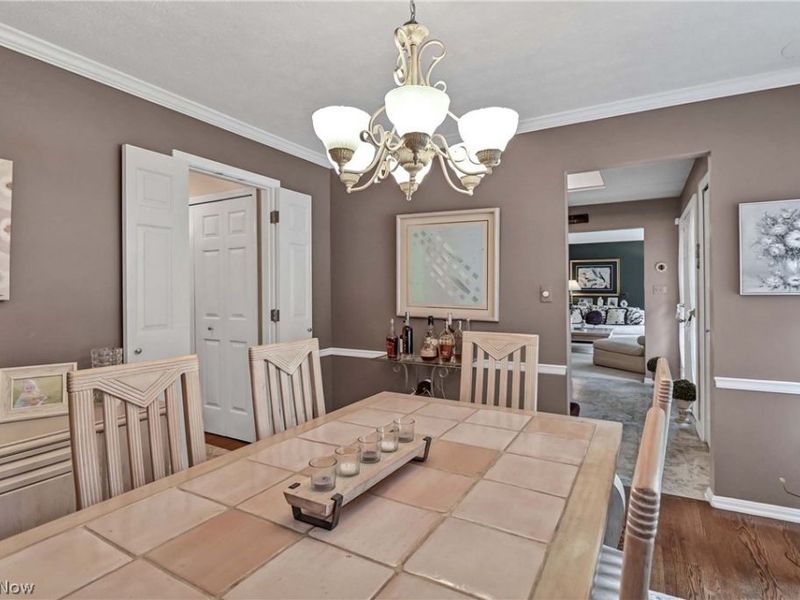 577 Debbington Drive, Bay Village, OH 44140 Photo 9