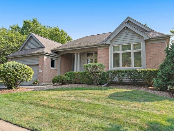 531 Vintage Drive , Lake In The Hills, IL 60156