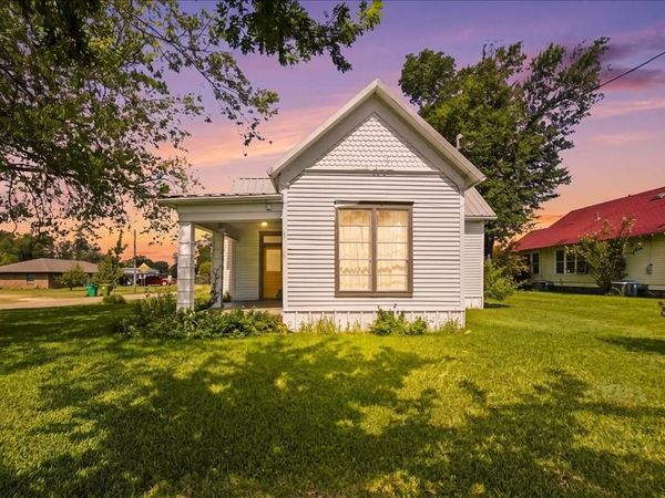 501 N Mignonette Street , Kosse, TX 76653
