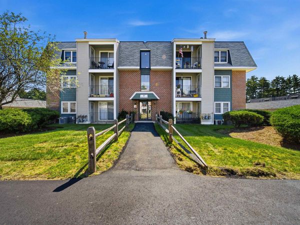 3 Roedean Drive, Unit 104, Nashua, NH 03063