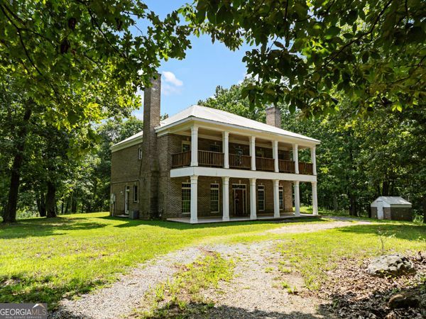 286 Killarney Way, Kingston, GA 30145