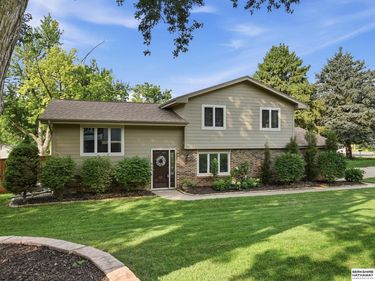 10045 Ohio Street, Omaha, NE 68134