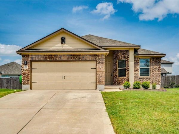233 Forest Moon LN, Kyle, TX 78640