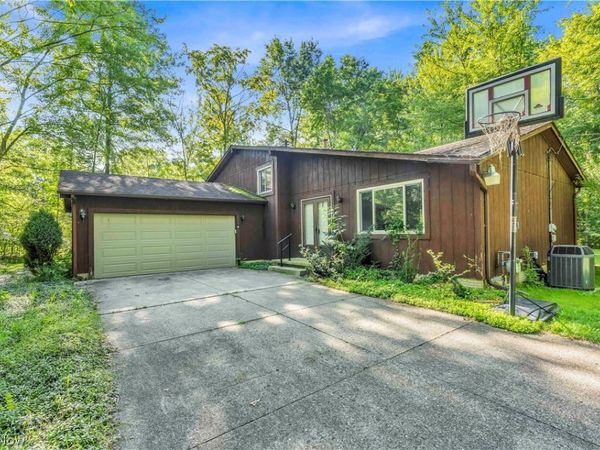 27371 Bagley Road , Olmsted Twp, OH 44138