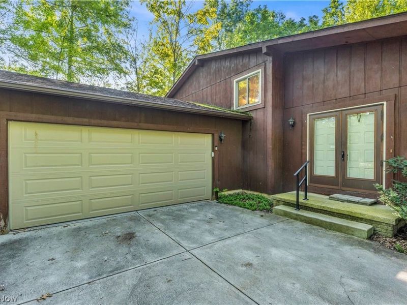 27371 Bagley Road , Olmsted Township, OH 44138 Photo 2