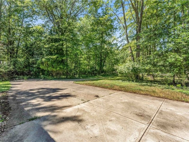 27371 Bagley Road, Olmsted Township, OH 44138 Photo 35