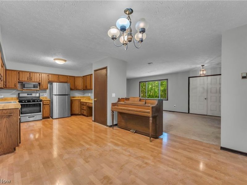 27371 Bagley Road, Olmsted Township, OH 44138 Photo 9