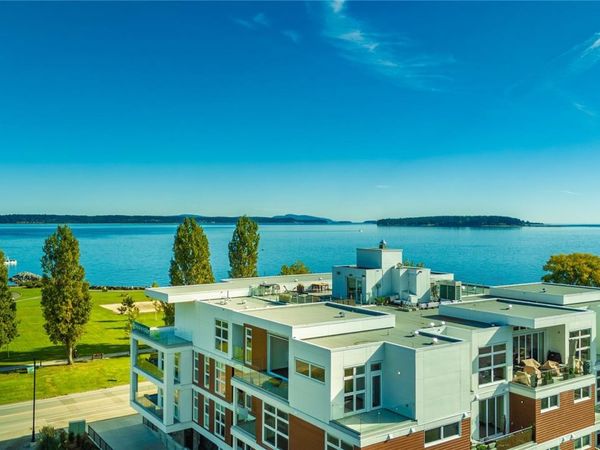 9570 Fifth St, Unit #107, Sidney, BC V8L 2W5