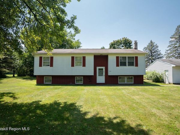 1042 County Route 22 , Ghent, NY 12075