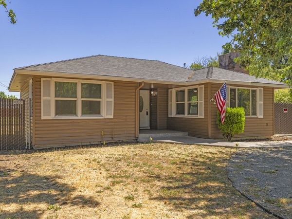 4225 Summers Lane, Klamath Falls, OR 97603