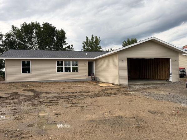 1278 E Bluff Rd, Whitewater, WI 53190