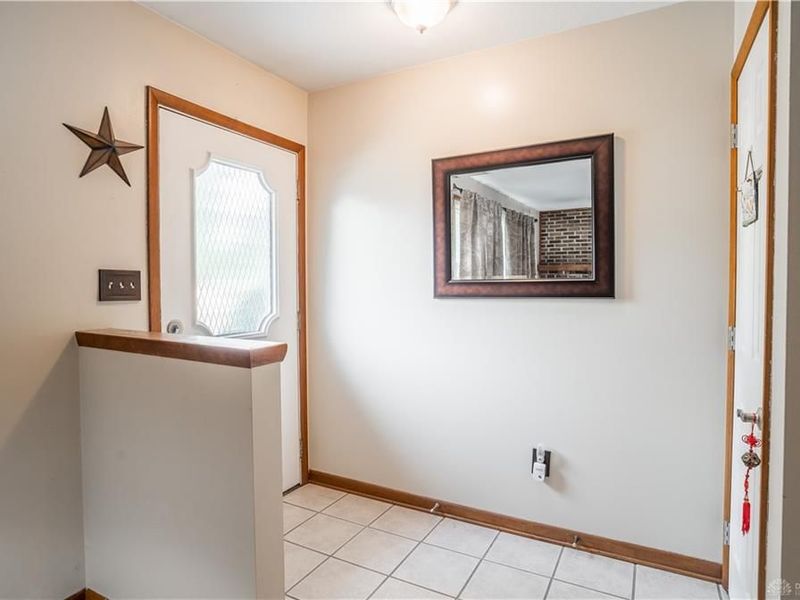 950 Suncrest Drive, Springfield, OH 45503 Photo 3
