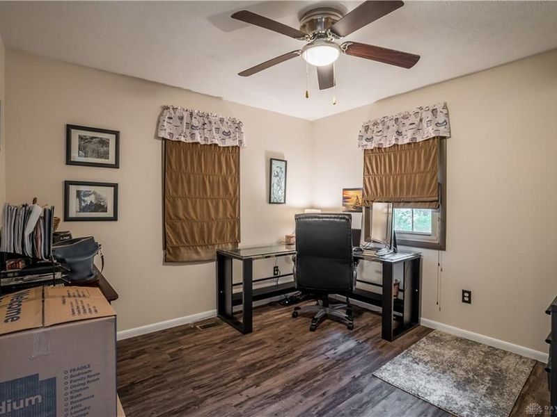 950 Suncrest Drive, Springfield, OH 45503 Photo 6