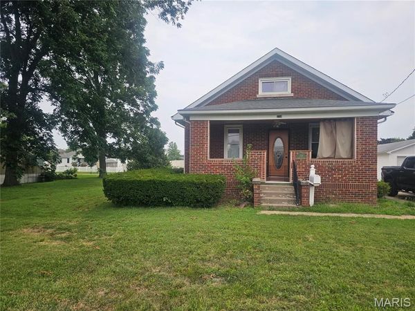 714 N Jefferson Street , Mascoutah, IL 62258