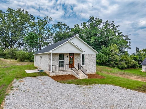 210 Market Street, Water Valley, MS 38965